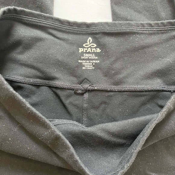 Prana Black Sweatpants size Small Short - Picture 2 of 7